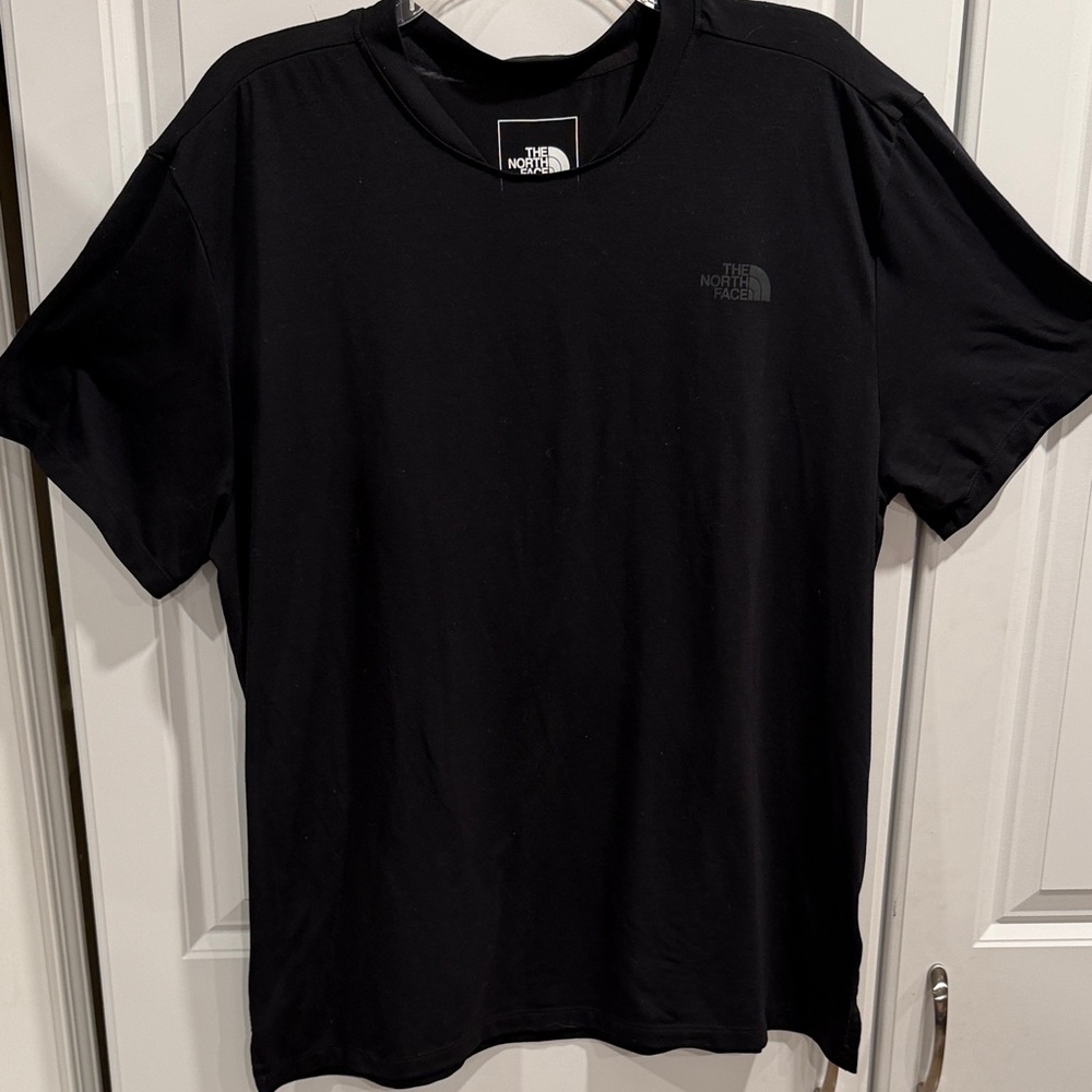 The North Face Black lightweight Short-Sleeve Crew T-Shirt Men’s L